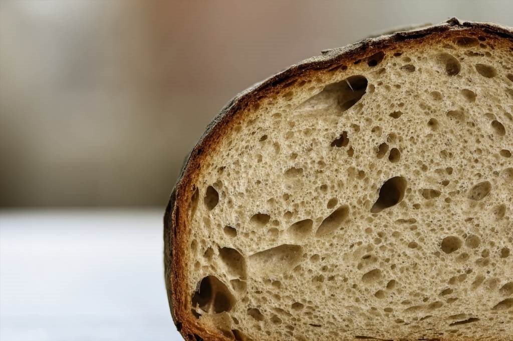 jak odświeżyć suchy chleb