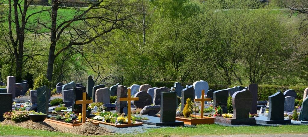 jak zrobić stroik swiateczny na cmentarz